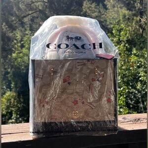 COACH Dempsey Tote 22 s w Heart & Star Print CJ646 (Coach packaged) AUTHENTC